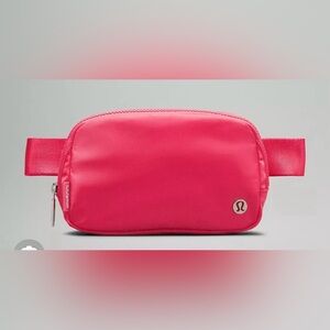 Lululemon Vibrant Pink belt bag in great condition, no tears or stains